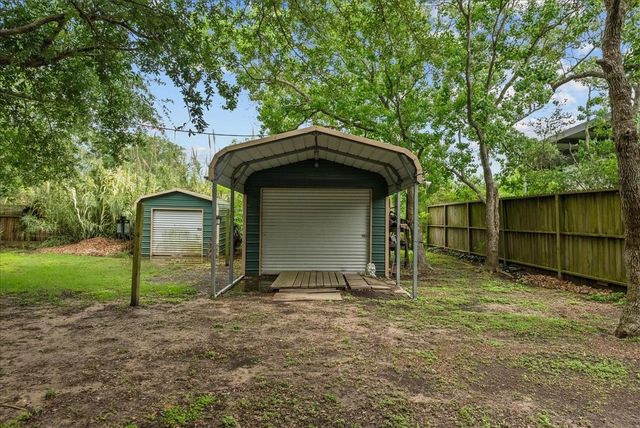 939 17th Street Street, Dickinson, TX 77539