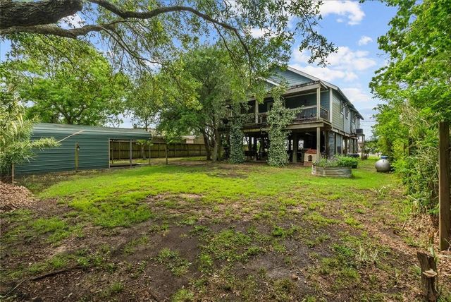939 17th Street Street, Dickinson, TX 77539