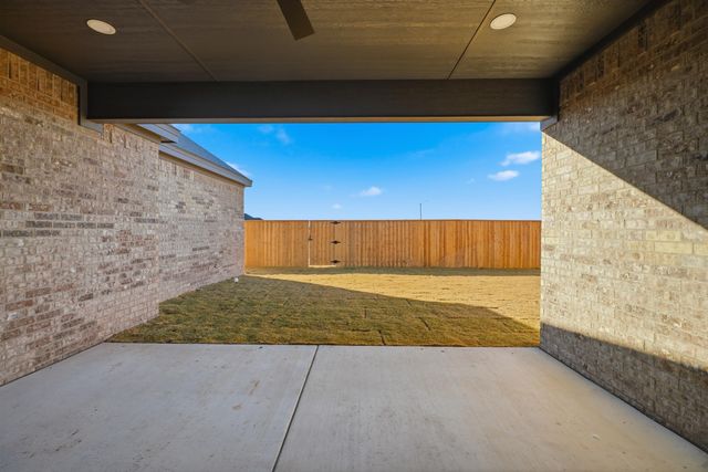 1113 N 6th Street, Wolfforth, TX 79382