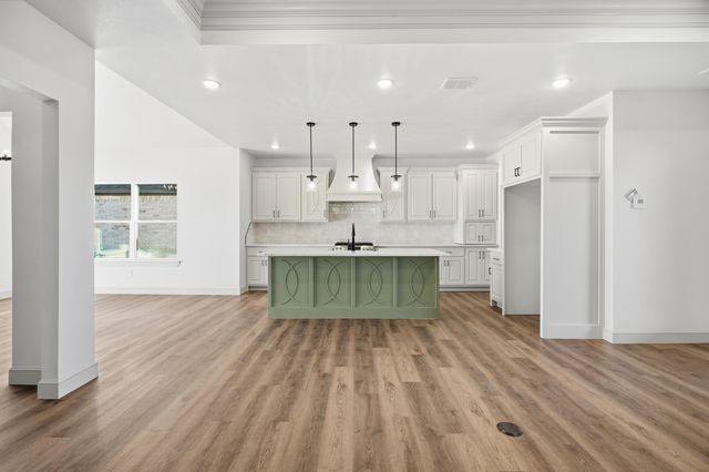 1113 N 6th Street, Wolfforth, TX 79382