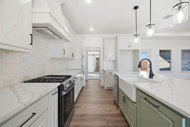 1113 N 6th Street, Wolfforth, TX 79382
