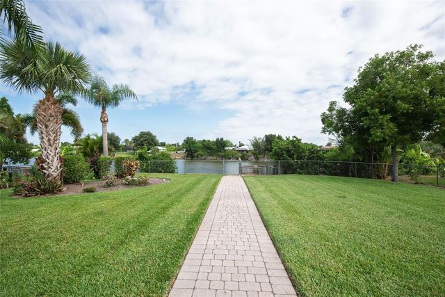 7411 SNOW DRIVE, Englewood, FL 34224