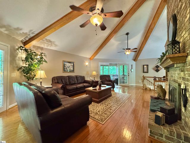 164 Creekside Drive, Pickens, SC 29671