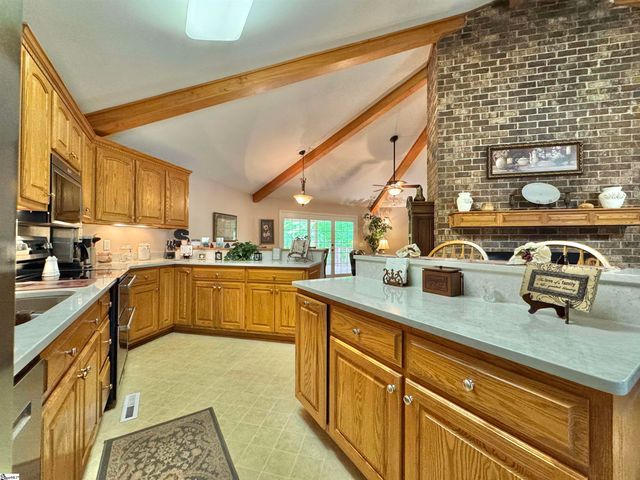 164 Creekside Drive, Pickens, SC 29671