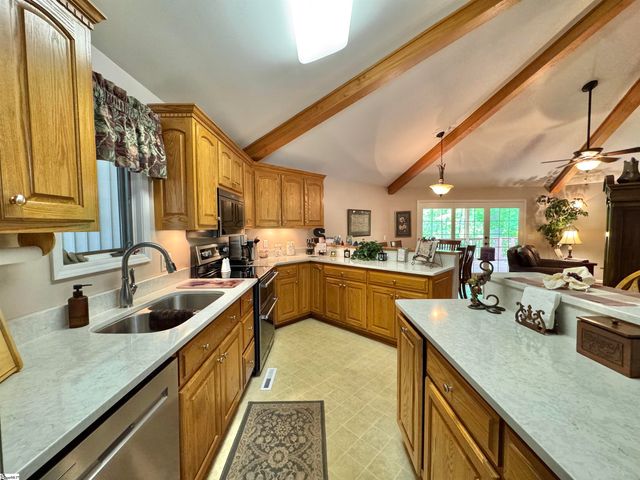 164 Creekside Drive, Pickens, SC 29671