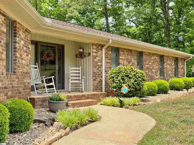 164 Creekside Drive, Pickens, SC 29671