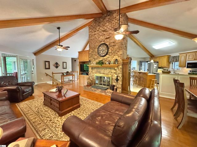 164 Creekside Drive, Pickens, SC 29671