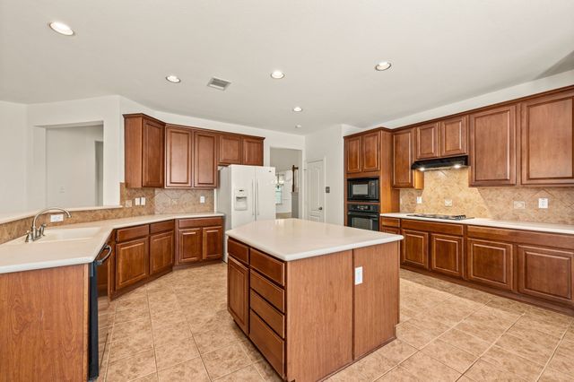 808 Briar Ridge Drive, Keller, TX 76248