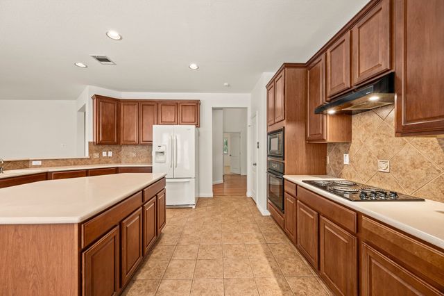 808 Briar Ridge Drive, Keller, TX 76248