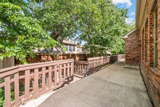 808 Briar Ridge Drive, Keller, TX 76248