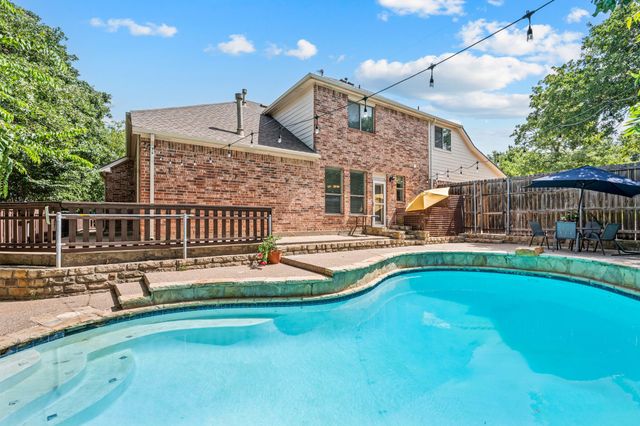808 Briar Ridge Drive, Keller, TX 76248
