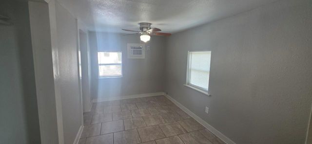 712 40th Street, Galveston, TX 77550