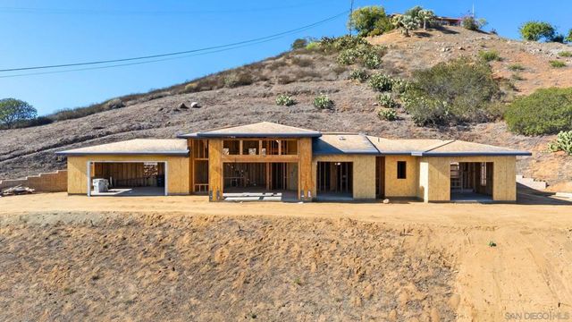3916 Citrus Dr, Fallbrook, CA 92028