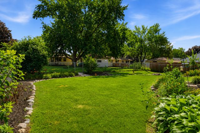 8137 16th Avenue S, Bloomington, MN 55425