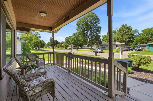 8137 16th Avenue S, Bloomington, MN 55425