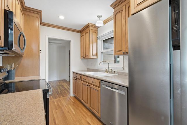 8137 16th Avenue S, Bloomington, MN 55425