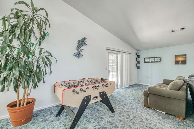 802 N Stanford Avenue, Clovis, CA 93611
