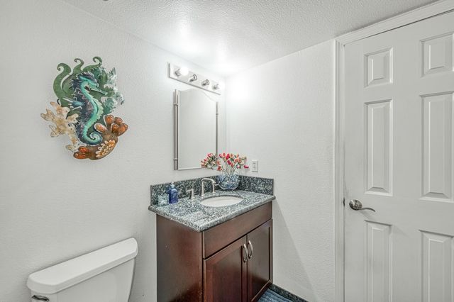 802 N Stanford Avenue, Clovis, CA 93611