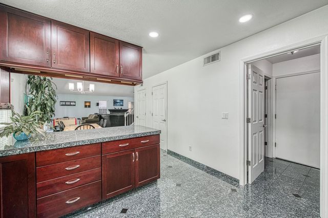 802 N Stanford Avenue, Clovis, CA 93611