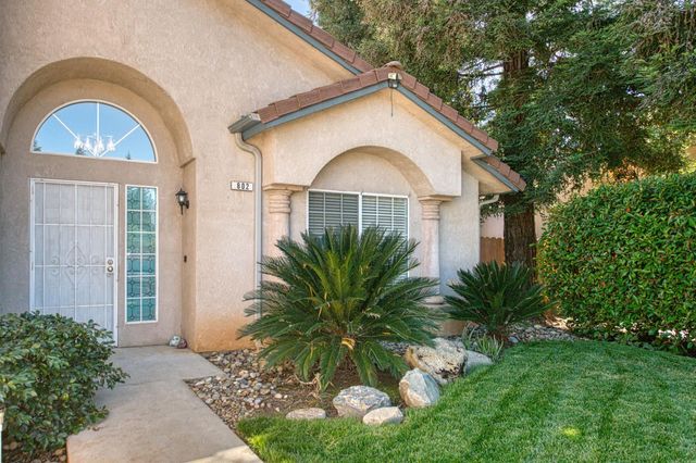 802 N Stanford Avenue, Clovis, CA 93611