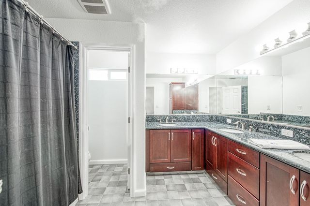 802 N Stanford Avenue, Clovis, CA 93611