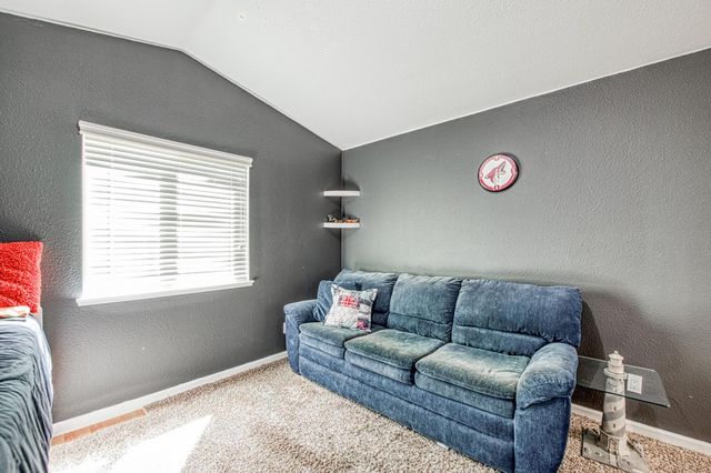 802 N Stanford Avenue, Clovis, CA 93611
