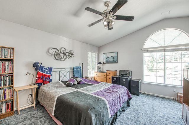 802 N Stanford Avenue, Clovis, CA 93611