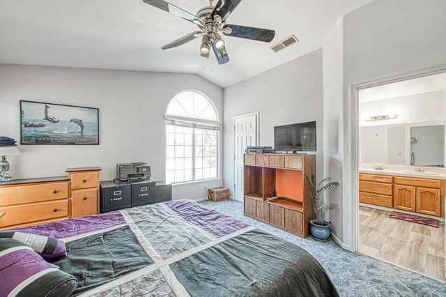 802 N Stanford Avenue, Clovis, CA 93611