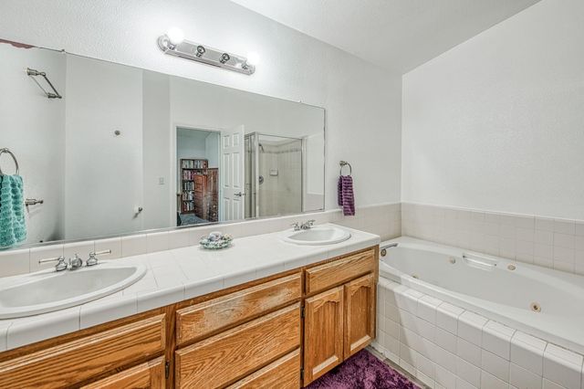 802 N Stanford Avenue, Clovis, CA 93611