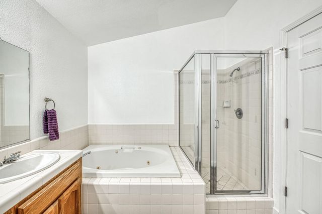 802 N Stanford Avenue, Clovis, CA 93611