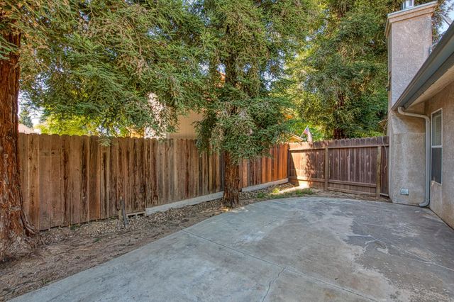 802 N Stanford Avenue, Clovis, CA 93611