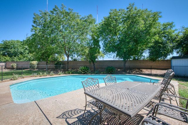 802 N Stanford Avenue, Clovis, CA 93611