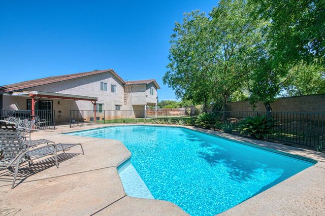 802 N Stanford Avenue, Clovis, CA 93611