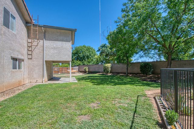 802 N Stanford Avenue, Clovis, CA 93611