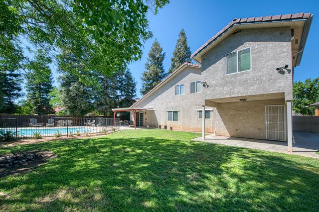 802 N Stanford Avenue, Clovis, CA 93611