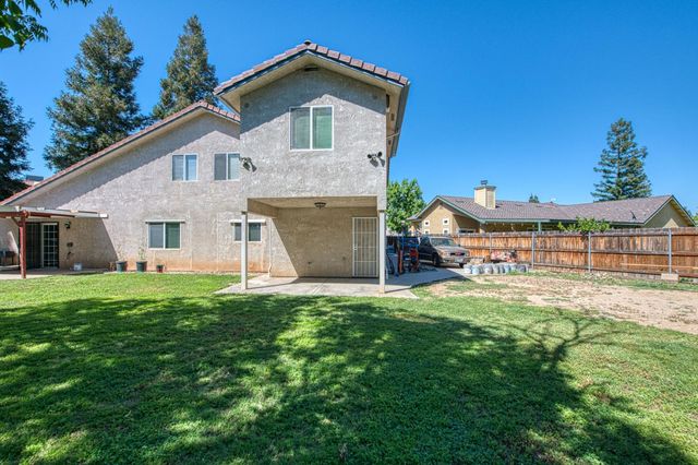 802 N Stanford Avenue, Clovis, CA 93611