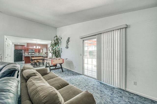 802 N Stanford Avenue, Clovis, CA 93611