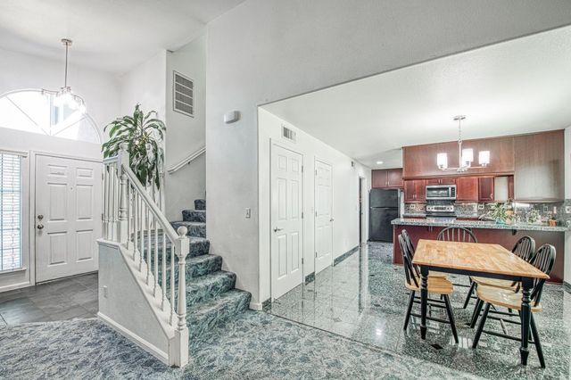 802 N Stanford Avenue, Clovis, CA 93611