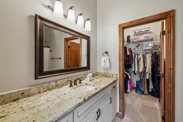 3806 Turnberry Drive, West Des Moines, IA 50265