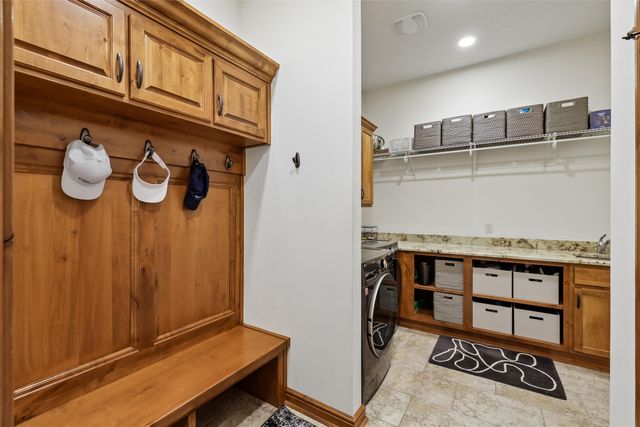 3806 Turnberry Drive, West Des Moines, IA 50265