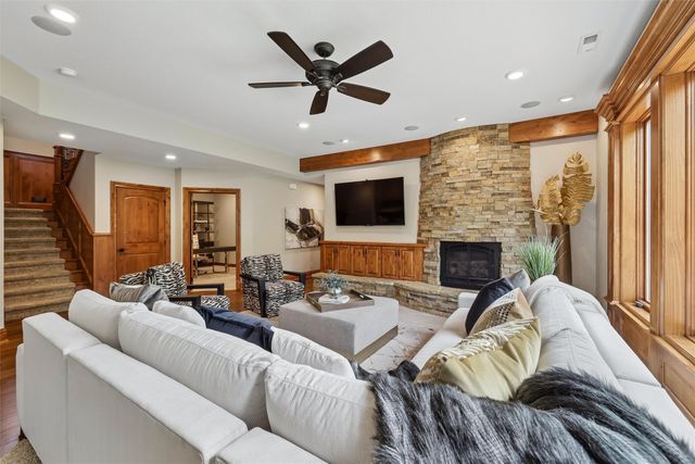 3806 Turnberry Drive, West Des Moines, IA 50265