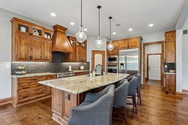 3806 Turnberry Drive, West Des Moines, IA 50265
