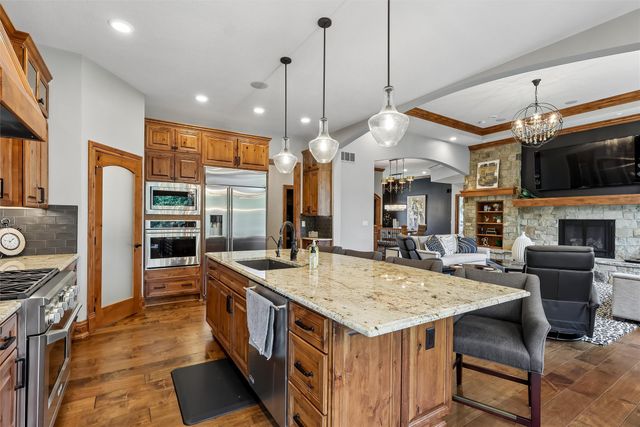 3806 Turnberry Drive, West Des Moines, IA 50265
