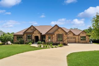 3806 Turnberry Drive, West Des Moines, IA 50265
