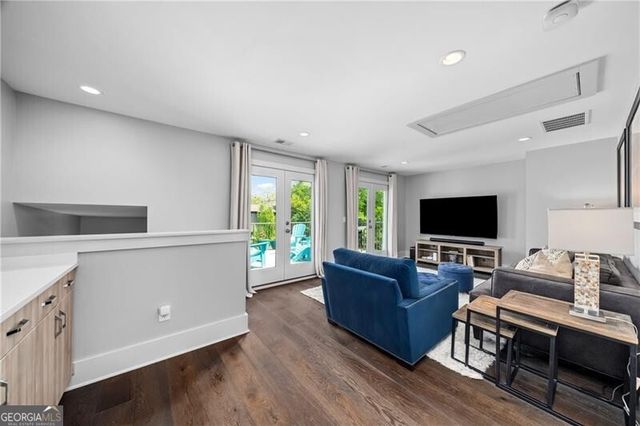 108 Canton Way, Roswell, GA 30075
