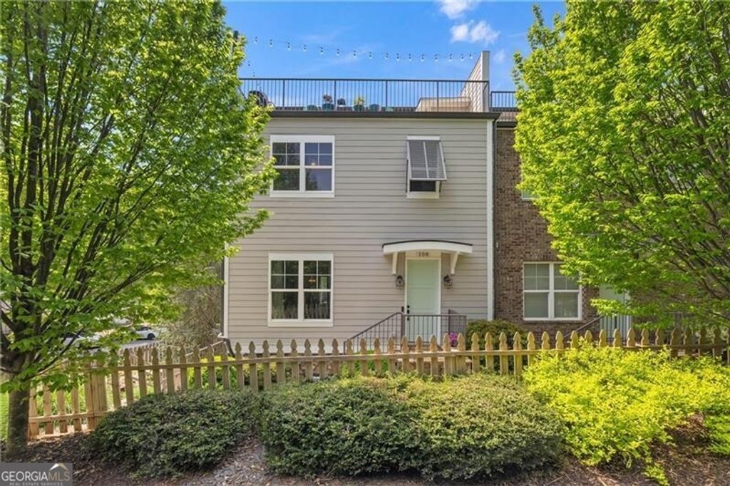 108 Canton Way, Roswell, GA 30075