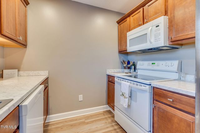 1809 West Lakeview Drive 7, Johnson City, TN 37601