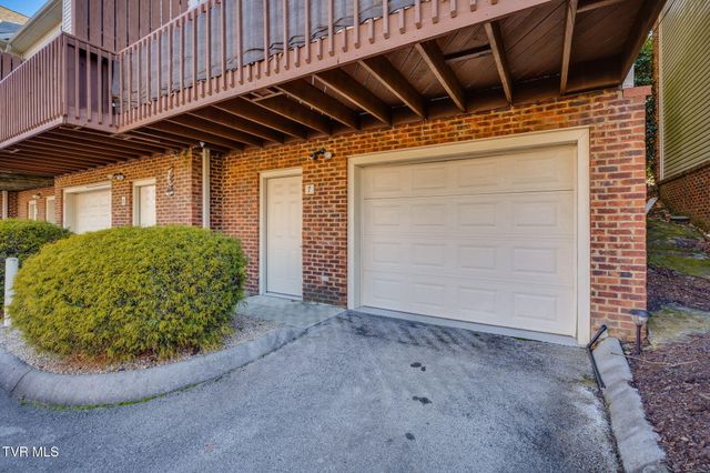 1809 West Lakeview Drive 7, Johnson City, TN 37601