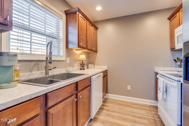 1809 West Lakeview Drive 7, Johnson City, TN 37601