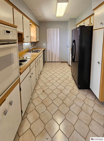 3073 S 72nd Avenue, Omaha, NE 68124